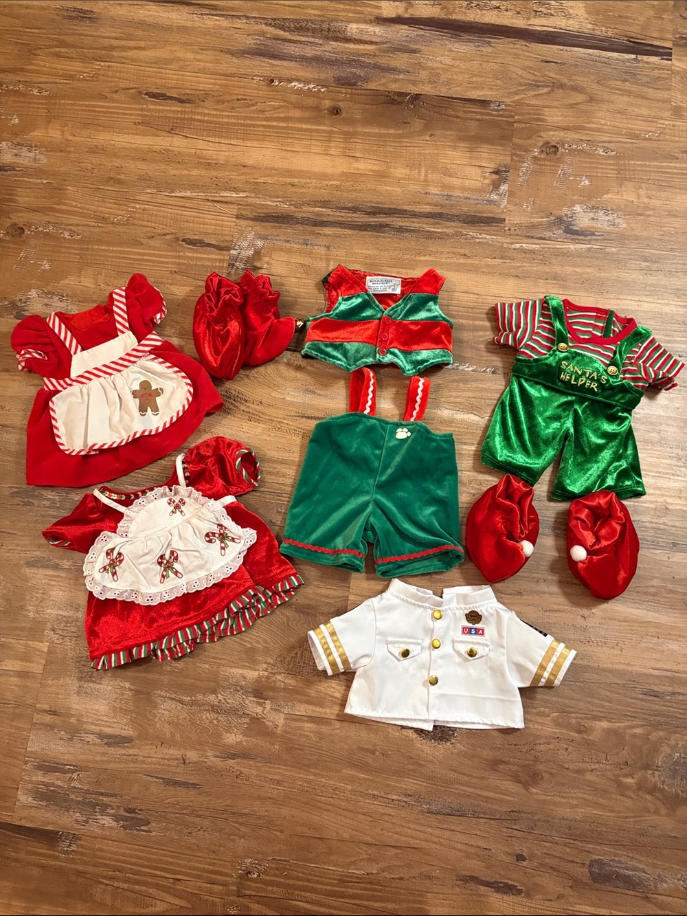 Build-A-Bear Holiday 4 Complete Outfits Red, Green, White & sailor